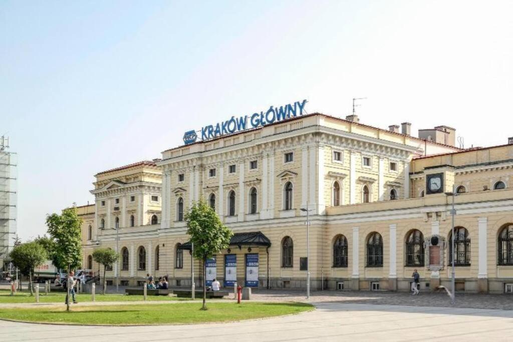 Apartament W Scislym Centrum Krakowa Z Parkingiem! Екстериор снимка